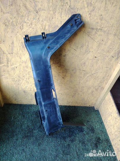 Накладка замка багажника Mercedes-Benz C- Class