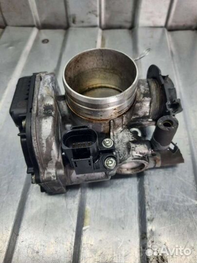 Дроссельная заслонка Volkswagen Golf 4 1.6 2001
