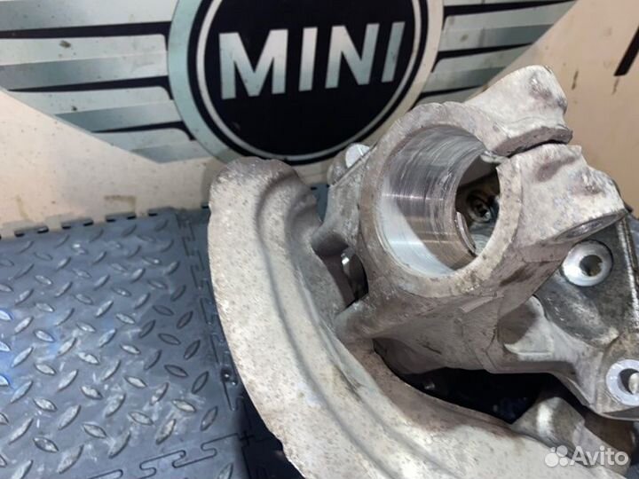 Кулак поворотный передний правый Bmw F30