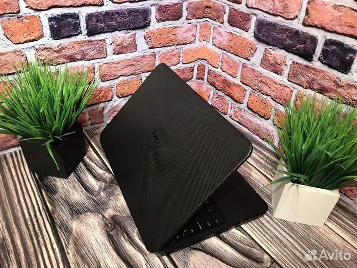 Ноутбук Dell 15.6/4Gb/SSD
