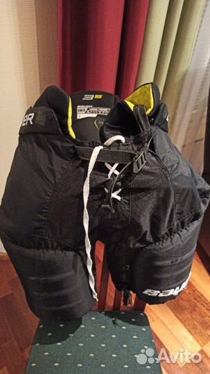 Хоккейная форма Bauer (нагрудник, трусы, краги) бу