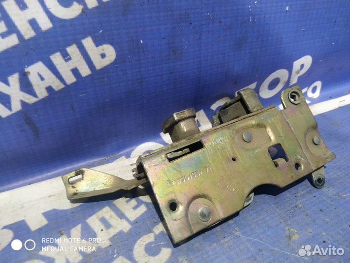 Передний правый замок двери Газ Волга 3110 седан