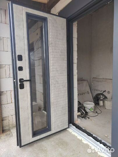 Входная дверь с терморазрывом для дома и коттеджа