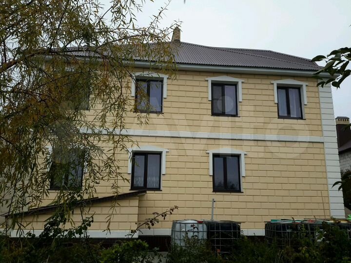 Коттедж 370 м² на участке 15 сот.