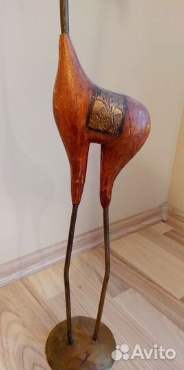 Статуэтка из дерева и металла