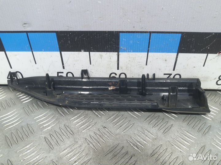 Б/У Накладка переднего крыла правого#001