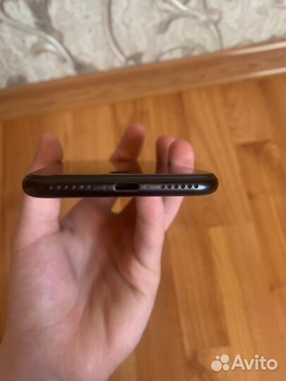 iPhone SE (2020), 128 ГБ
