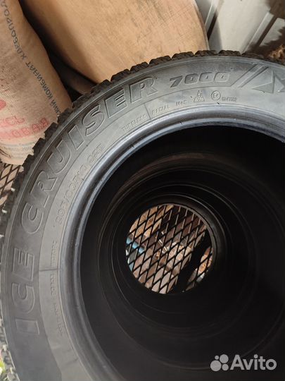 Bridgestone Ice Cruiser 7000 205/60 R16