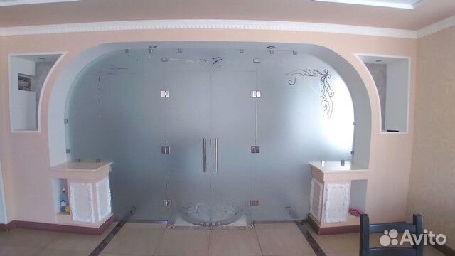 Стеклянная дверь на заказ от 3 дней