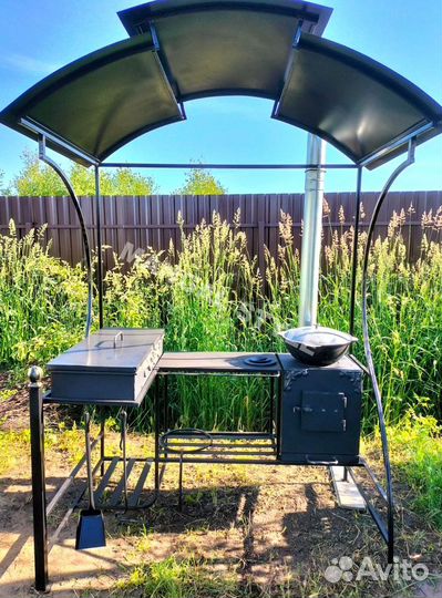 Мангал с крышей