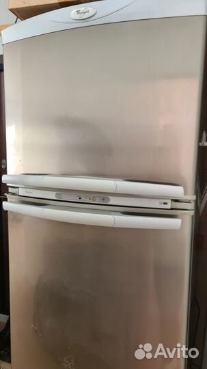 Холодильник Whirlpool