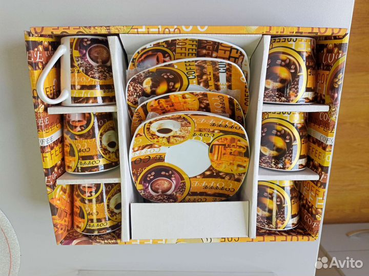 Отдам кофейный сервиз за шоколадку