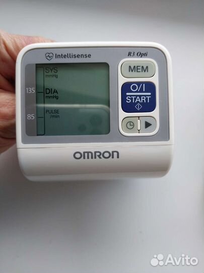 Тонометр на запястье omron R3 opti