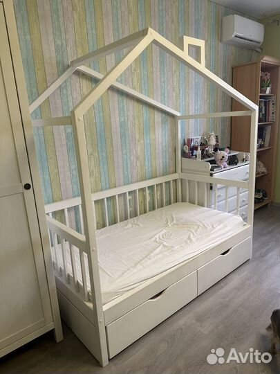 Детская кровать домик