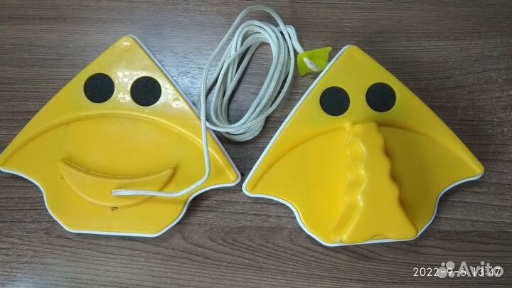 Магнитная щётка для мытья окон