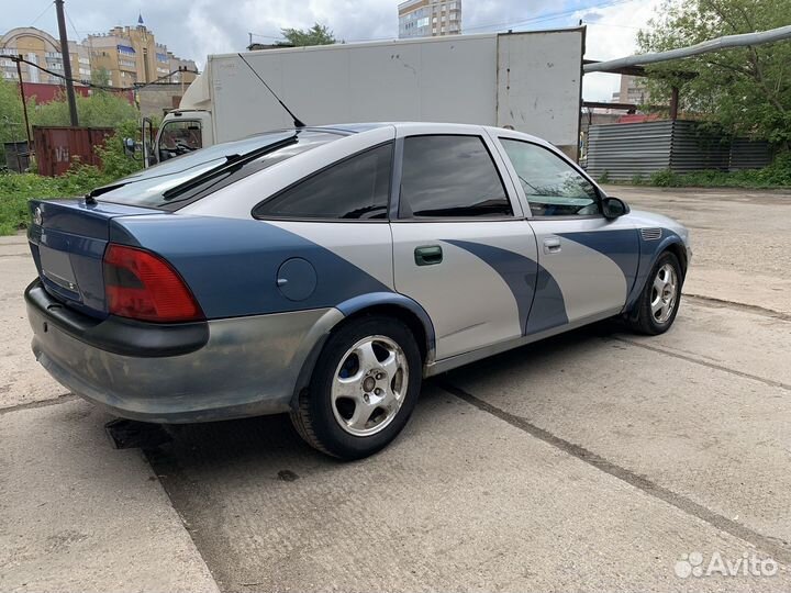 Opel Vectra 2.0 МТ, 1998, 221 000 км