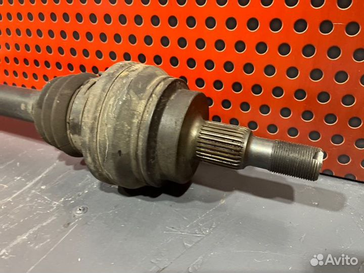 Полуось задняя (приводной вал, шрус) Mercedes-Benz