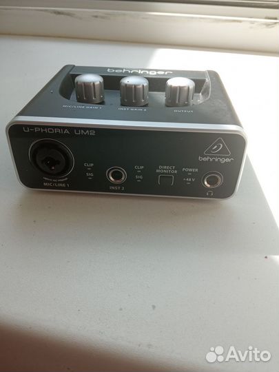 Звуковая карта Behringer u phoria um2