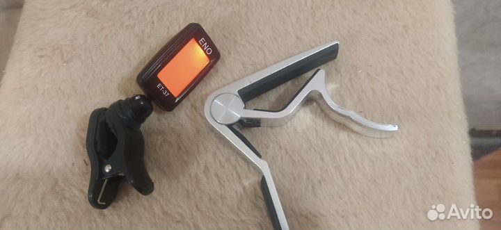 Акустическая гитара