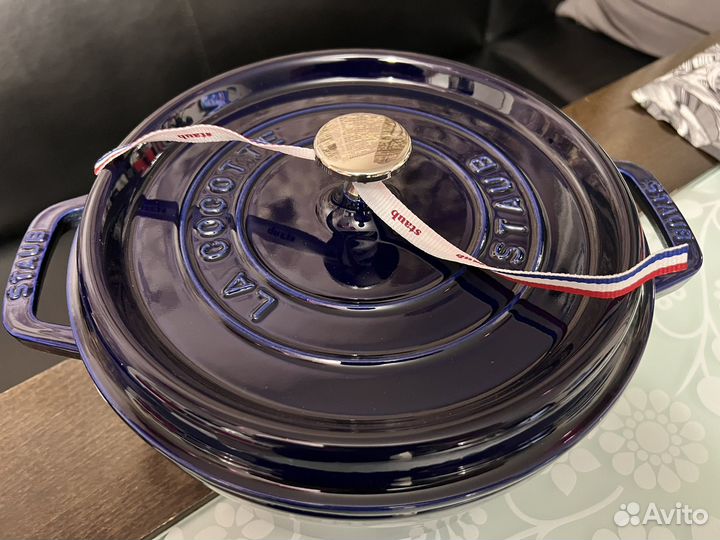 Чугунный кокот Staub с крышкой