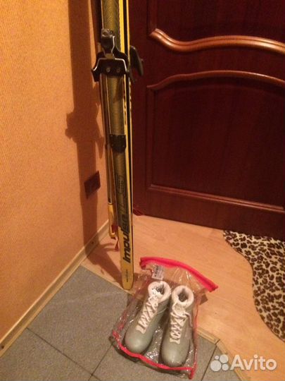 Лыжные ботинки