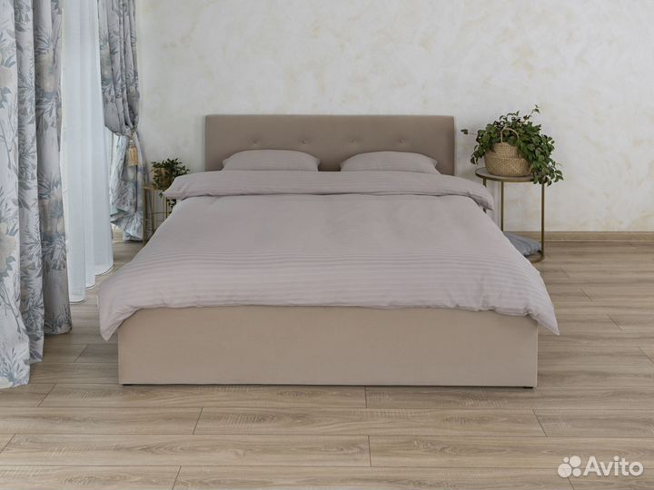 Кровать двуспальная с матрасом 160 на 200
