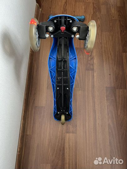 Самокат globber c 3-ми святящими колесами