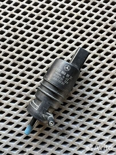 Насос (моторчик) омывателя стекла Mercedes-Benz