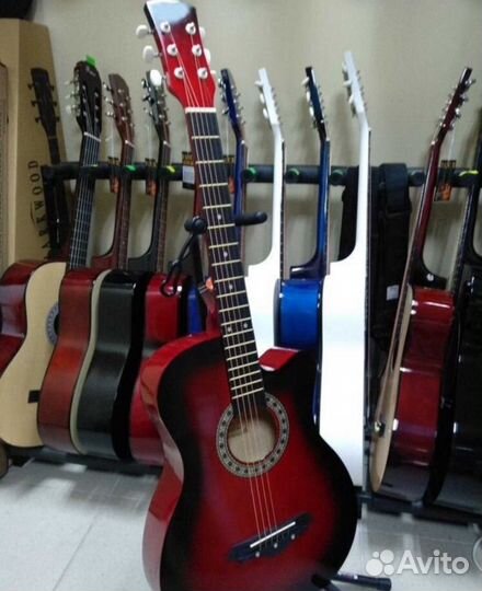 Гитара акустическая, классическая в наличии