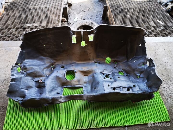 Шумоизоляция моторного щита на Ford Focus 2