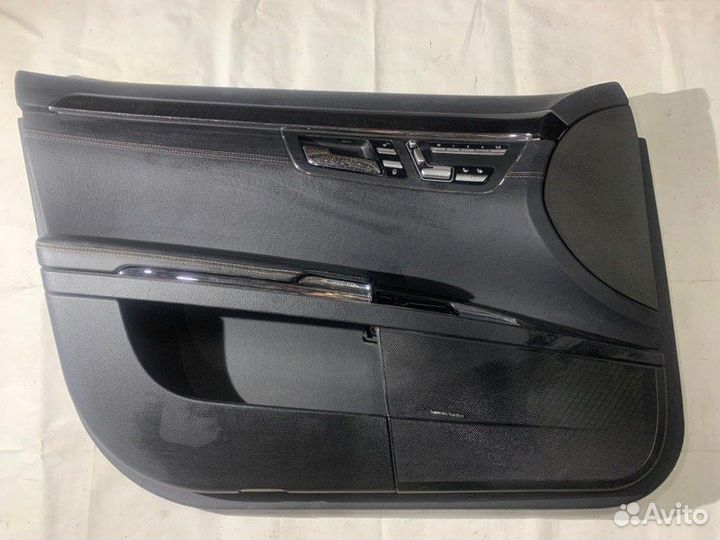 Обшивка двери передняя левая Mercedes-Benz C-Class