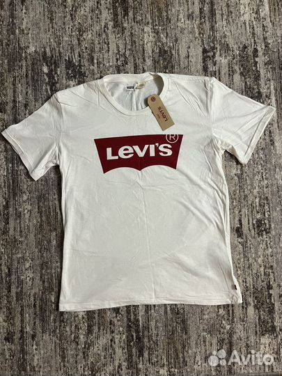 Футболка Levis