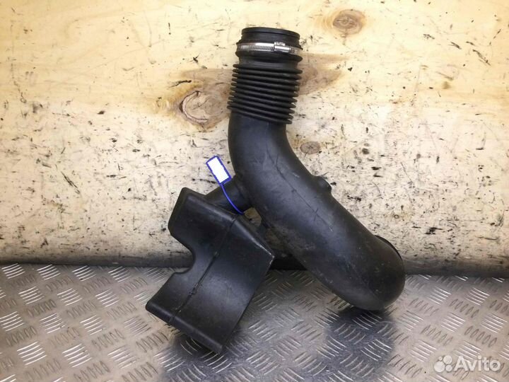 Патрубок воздушного фильтра бмв Икс 5 13717503145