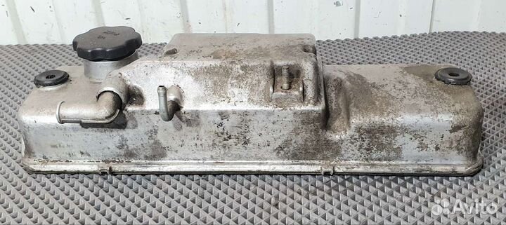 Крышка клапанная ваз 1,6 8кл. Внутренняя резьба