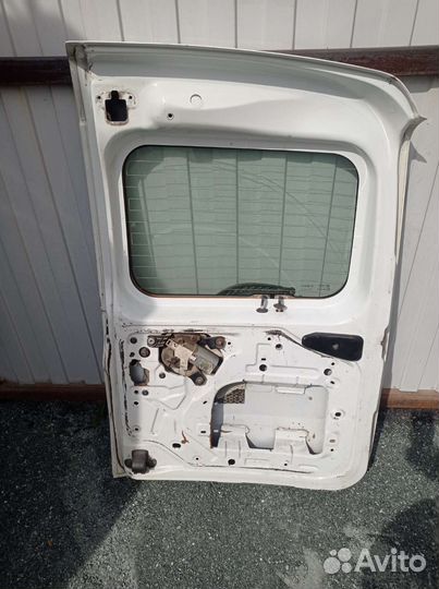 Двери багажника на LADA largus