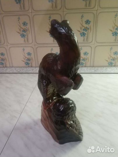Соболь- резная фигура из дерева