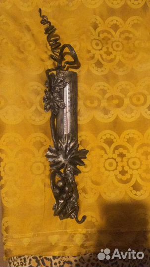 Термометр в кованой оправе