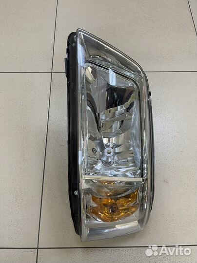 Фара левая VW Transpoter T5