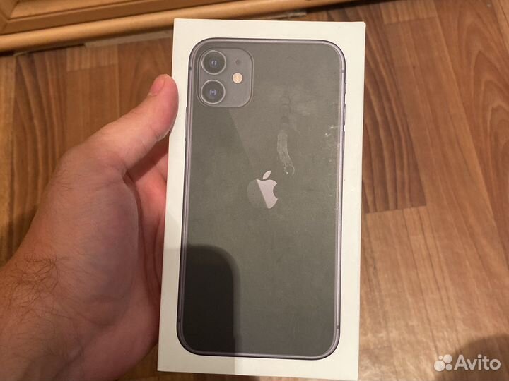 Телефон iPhone 11