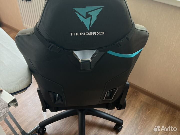 Игровое кресло thunderx3