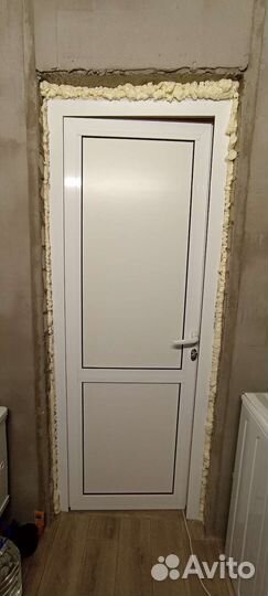 Дверь входная алюминиевая бу