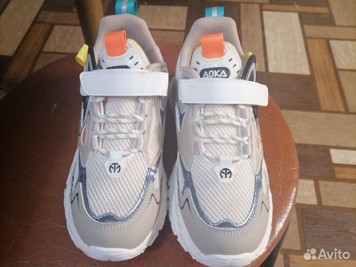 Кроссовки детские