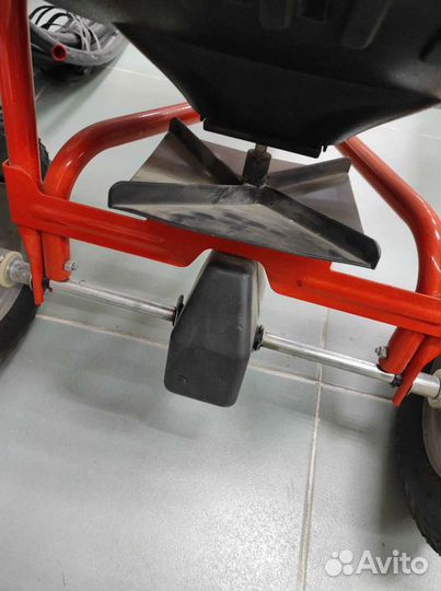 Садовая сеялка/разбрасыватель