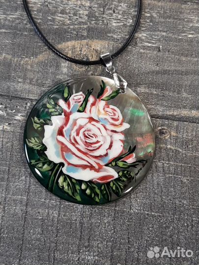 Кулон перламутровый 