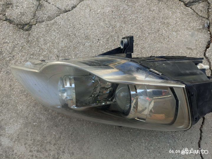 Фара правая Passat B6