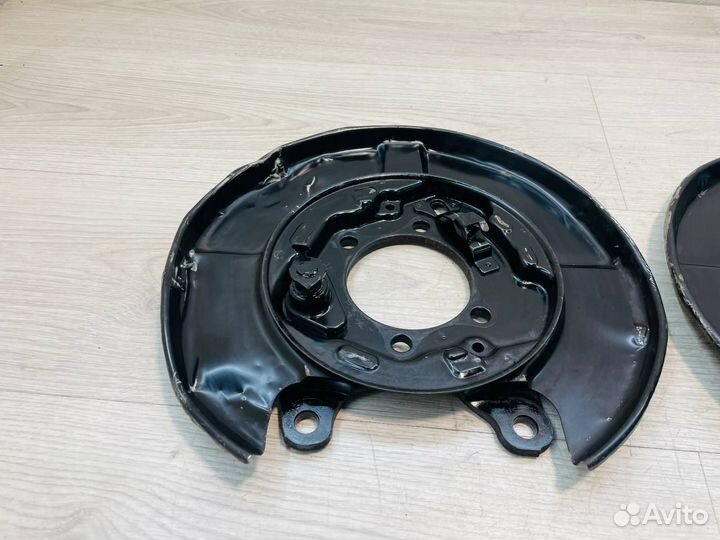 Щит опорный задний пара Nissan X-trail 31