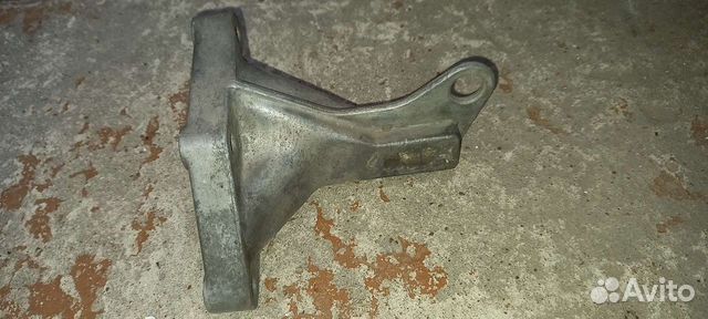 Кронштейны опоры кпп Пассат Б3