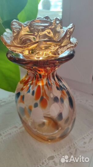 Ваза из цветного стекла