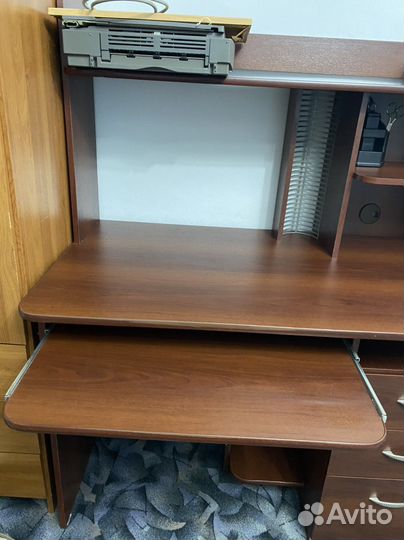 Компьютерный стол