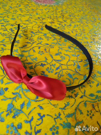 Ободок с красным бантиком